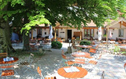 Chiemgau Gasthof zum Ott Biergarten