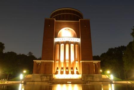 Planetarium Hamburg bei Nacht - Tim Florian Horn: Planetarium Hamburg